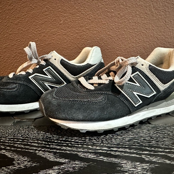 New Balance 574 - Picture 2 of 5